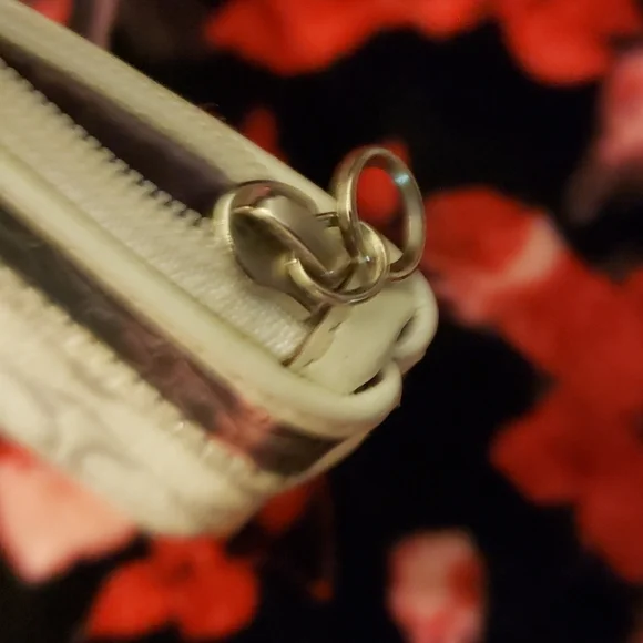 Coach wristlet - Picture 3 of 3